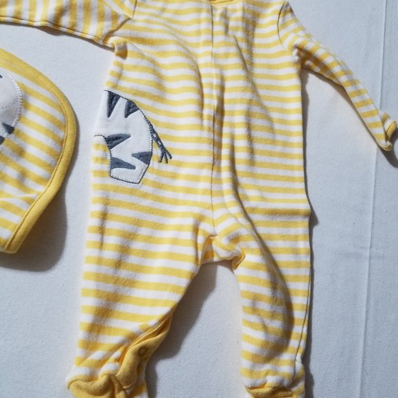 Gymboree Outlet Newborn Used Zebra Sleeper & NWT Bib. - Picture 3 of 3
